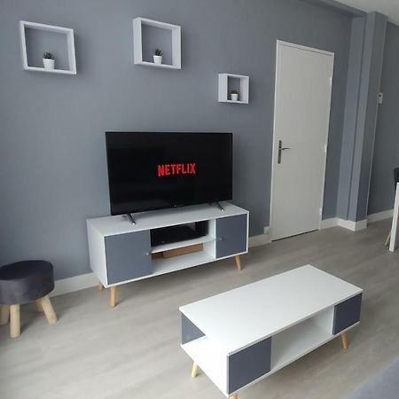 T3 Bord Centre Ville - 4Eme Etage - Fetes Interdites Бурж Екстериор снимка